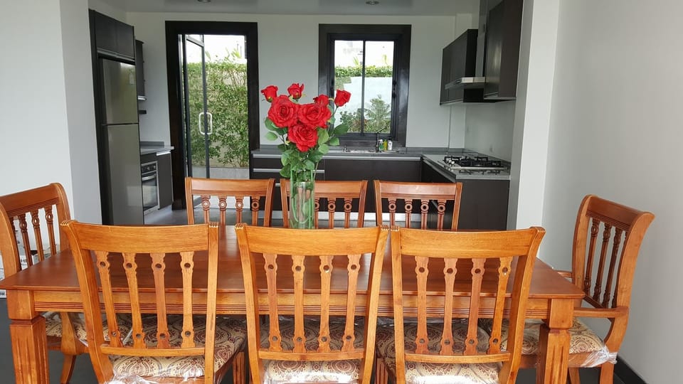 Deluxe Villa | In-room dining