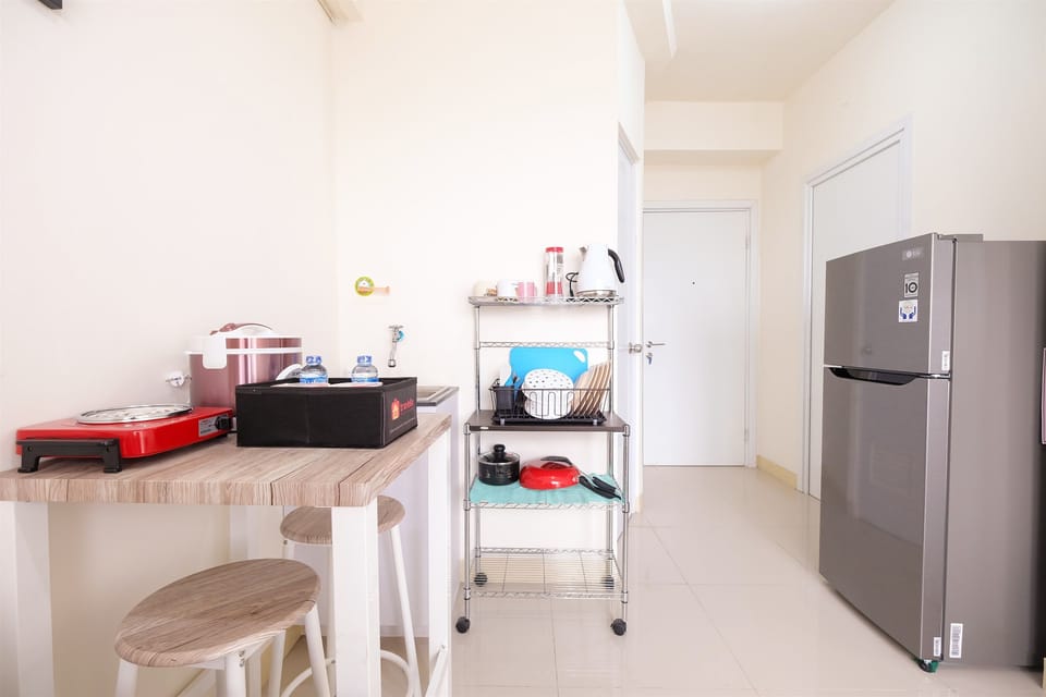 Apartment, 2 Bedrooms | Private kitchenette | Full-size fridge, stovetop, electric kettle, cookware/dishes/utensils
