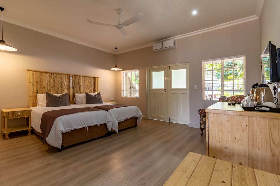 Luxury Double or Twin Room, 2 Twin Beds | Minibar, in-room safe, desk, WiFi (free)