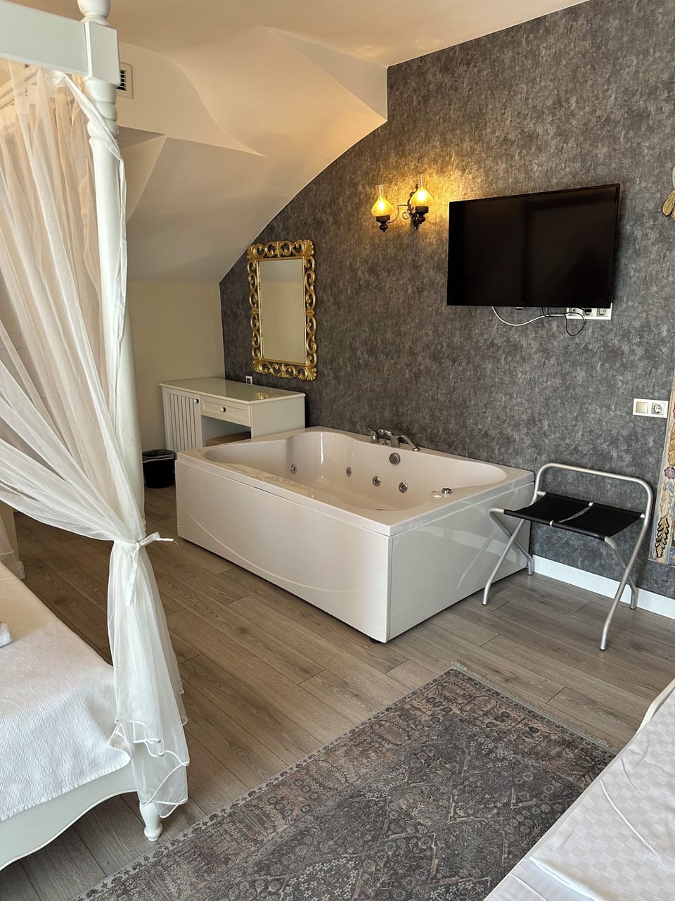 Premium Quadruple Room | Egyptian cotton sheets, premium bedding, minibar, in-room safe