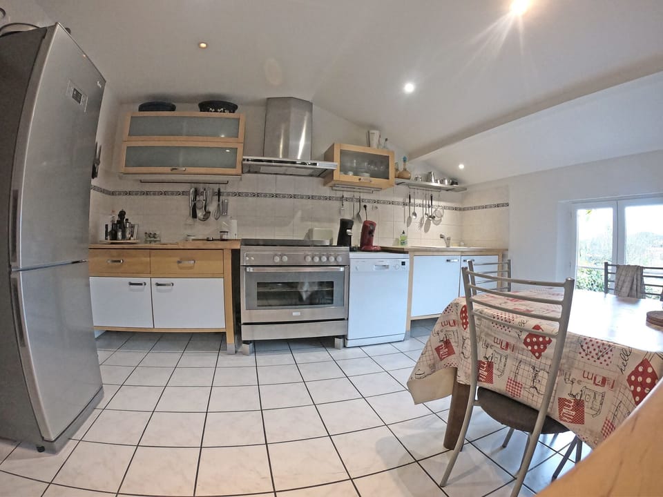 Loft | Private kitchen | Espresso maker, coffee/tea maker, full-size fridge, microwave