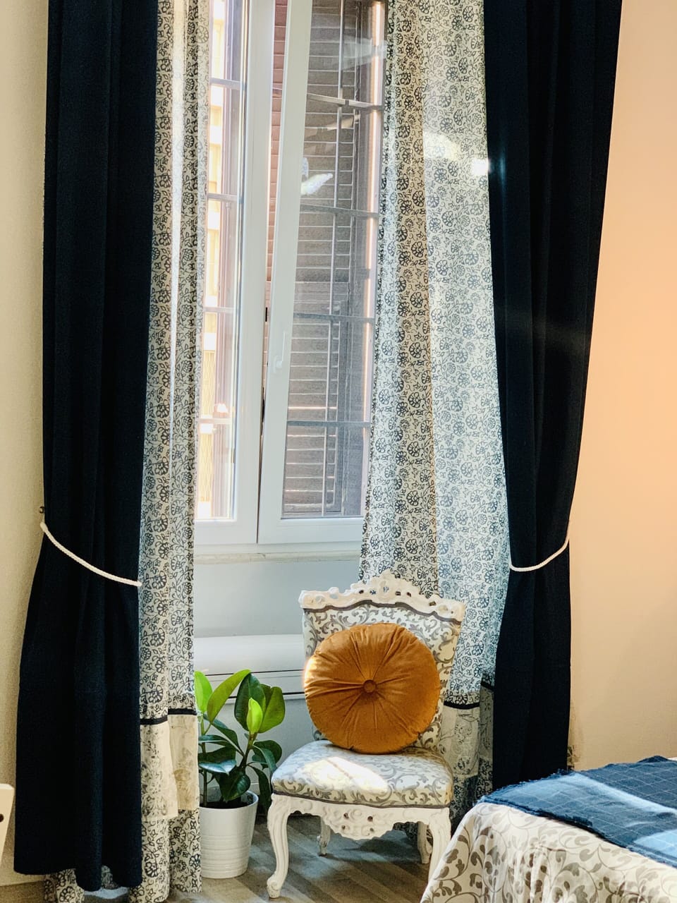 Luxury Triple Room | Desk, soundproofing, free WiFi, bed sheets
