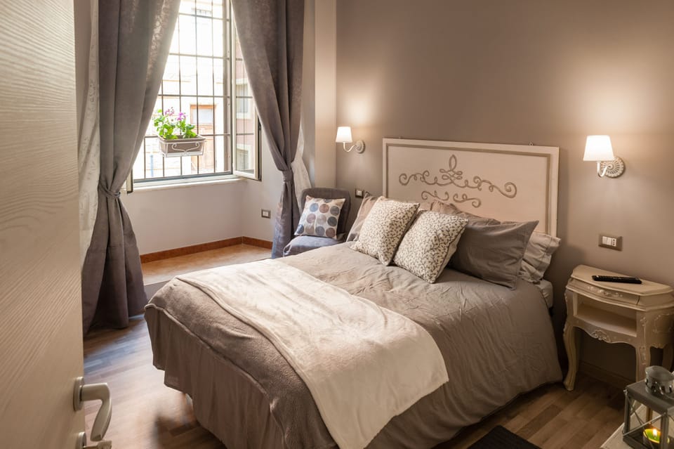 Double Room, 1 Double Bed | Desk, soundproofing, free WiFi, bed sheets
