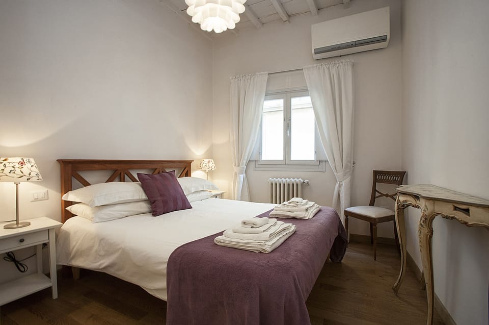 The double bedroom with a large queen bed