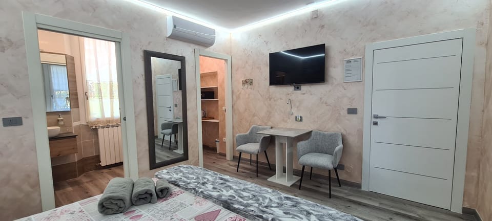 Classic Double Room, 1 Queen Bed, Private Bathroom | In-room safe, desk, blackout drapes, iron/ironing board