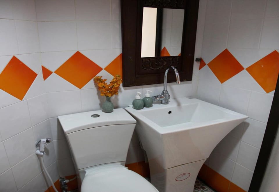 Superior Double Room with AC | Bathroom | Shower, free toiletries, towels