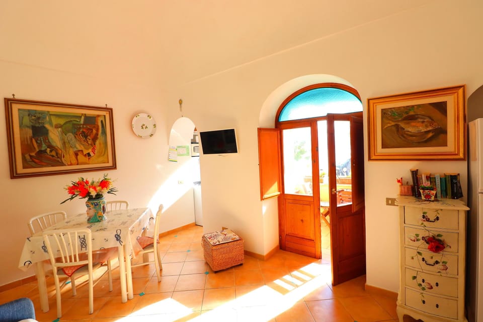 House, 1 Bedroom, Smoking, Terrace | In-room dining