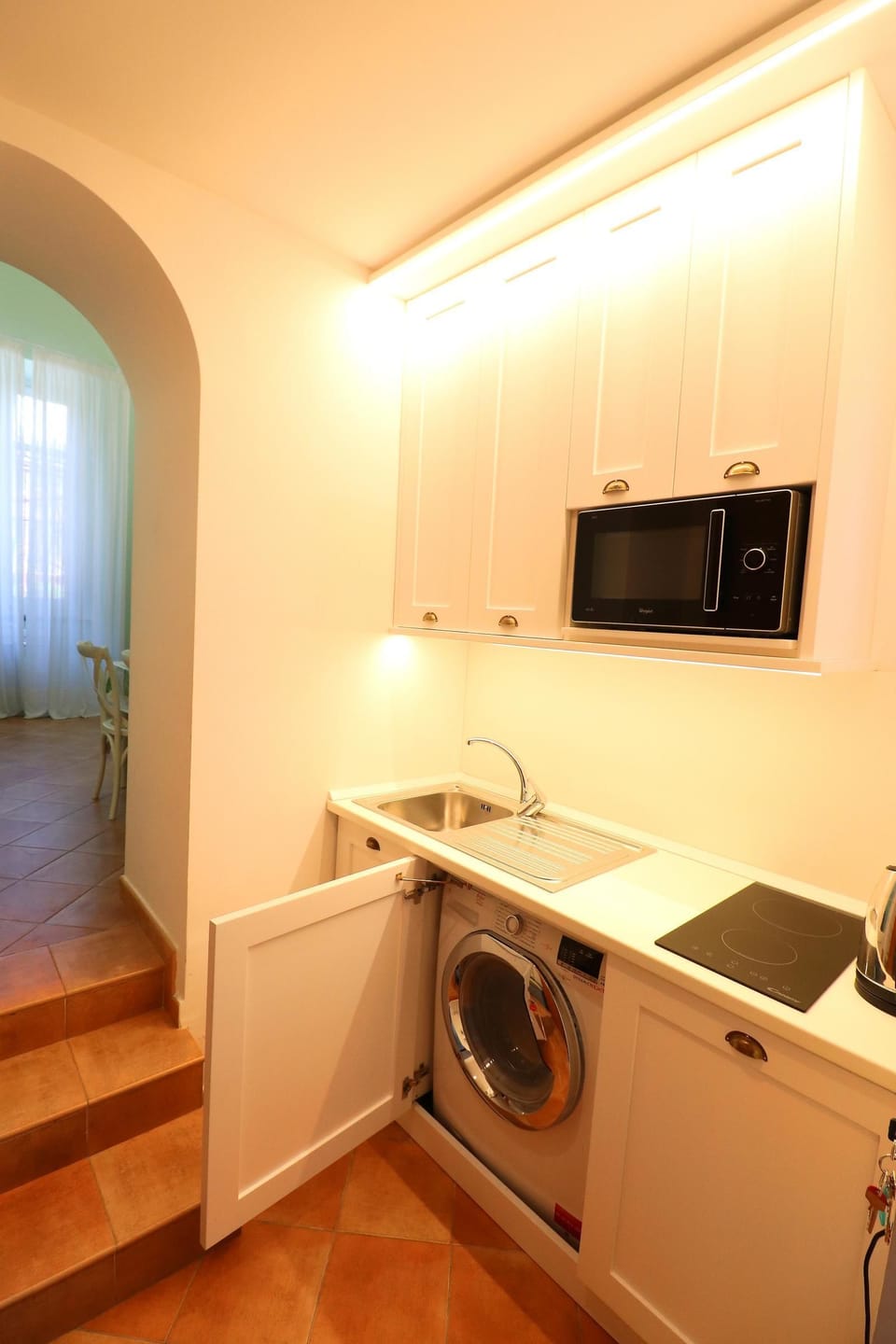 Apartment, 1 Bedroom, Kitchen, Beachside | Private kitchenette | Fridge, microwave, stovetop, coffee/tea maker