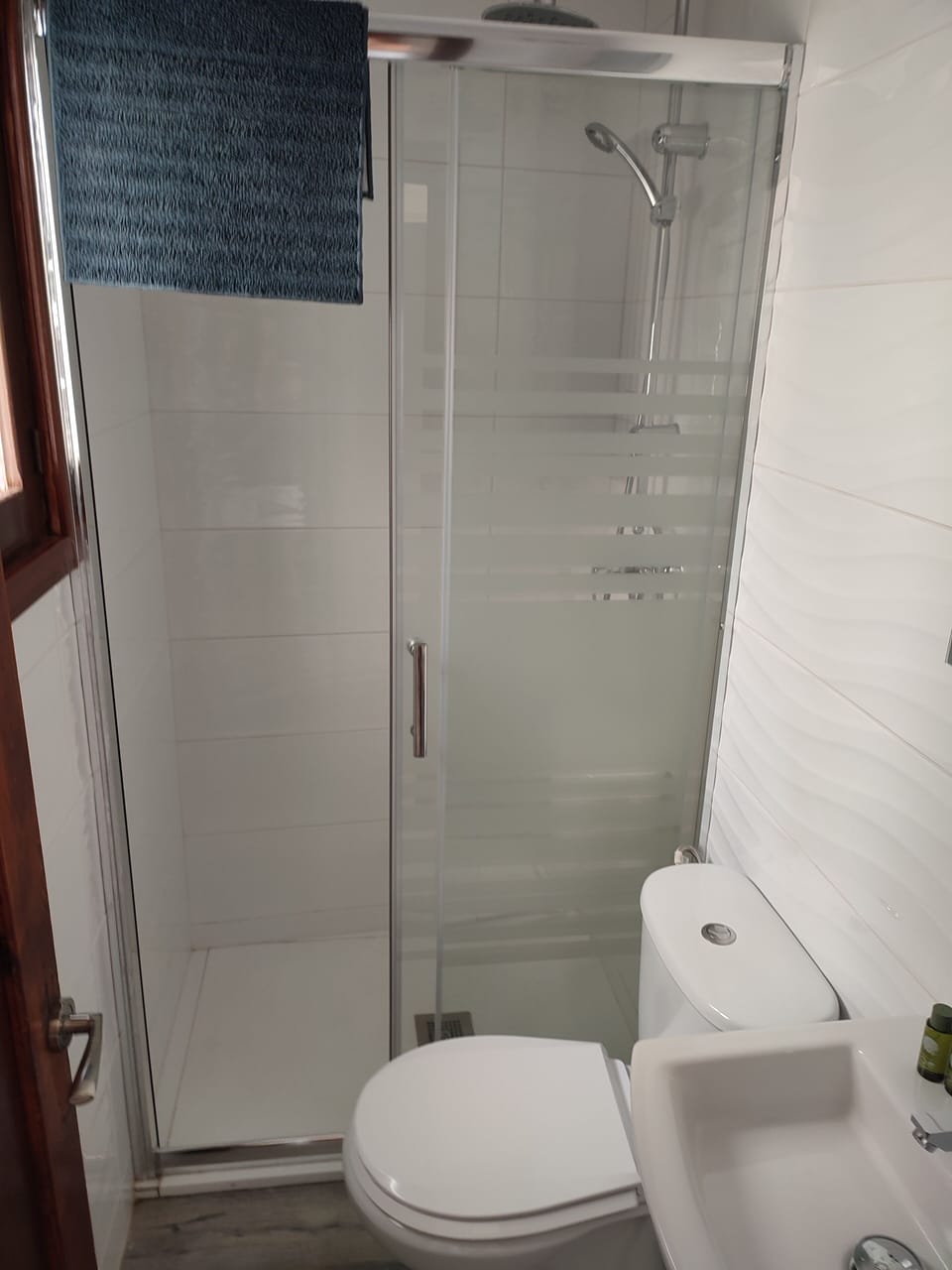 Double Room | Bathroom | Shower, towels