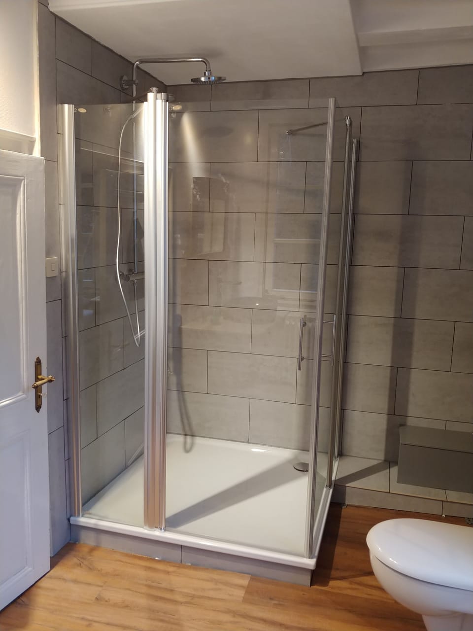 Panoramic Apartment, 1 Bedroom, River View (cleaning fee included) | Bathroom | Shower, free toiletries, hair dryer, towels