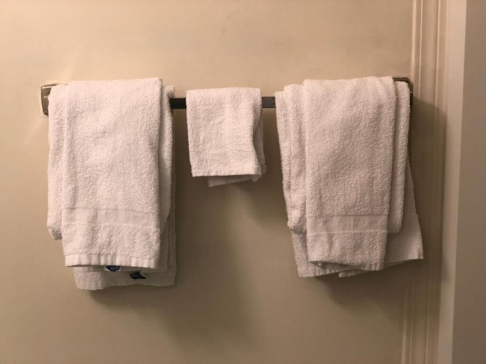 Combined shower/tub, deep soaking tub, free toiletries, hair dryer
