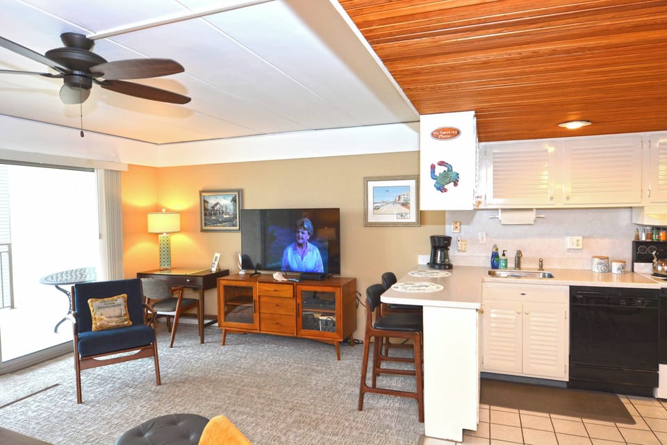 LIVING-AREA
