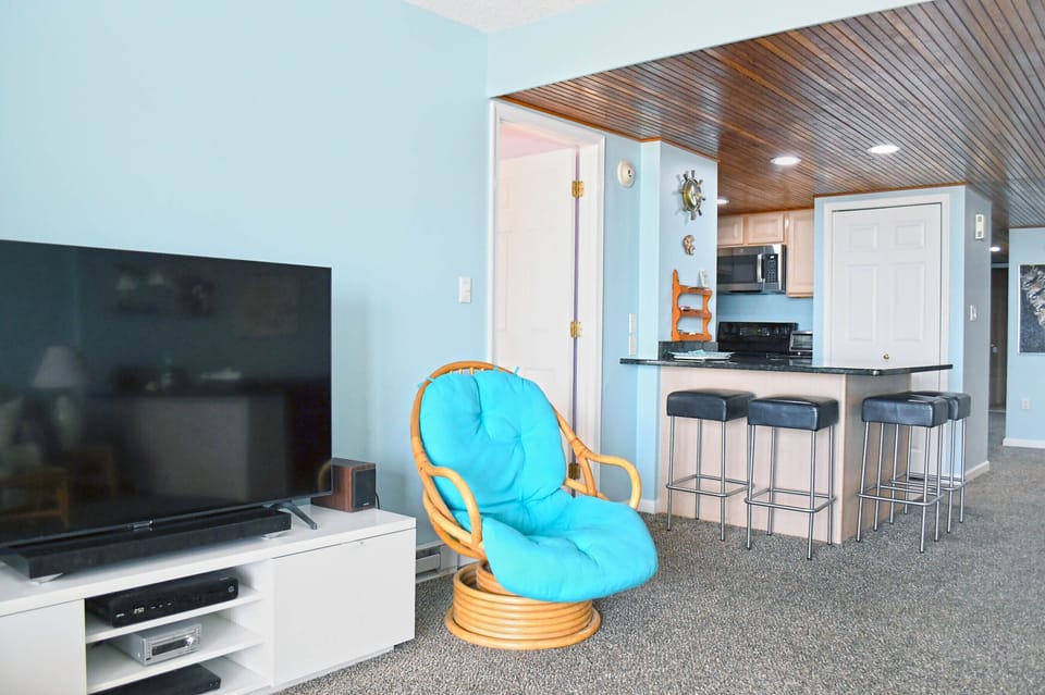 LIVING-AREA