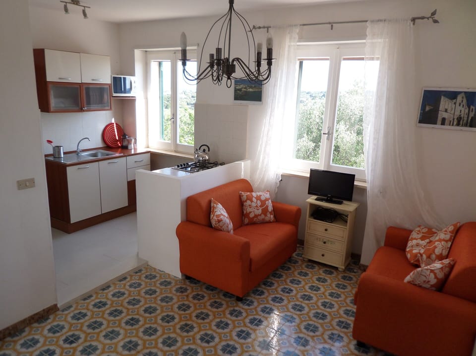 The main living room of Mandarino...