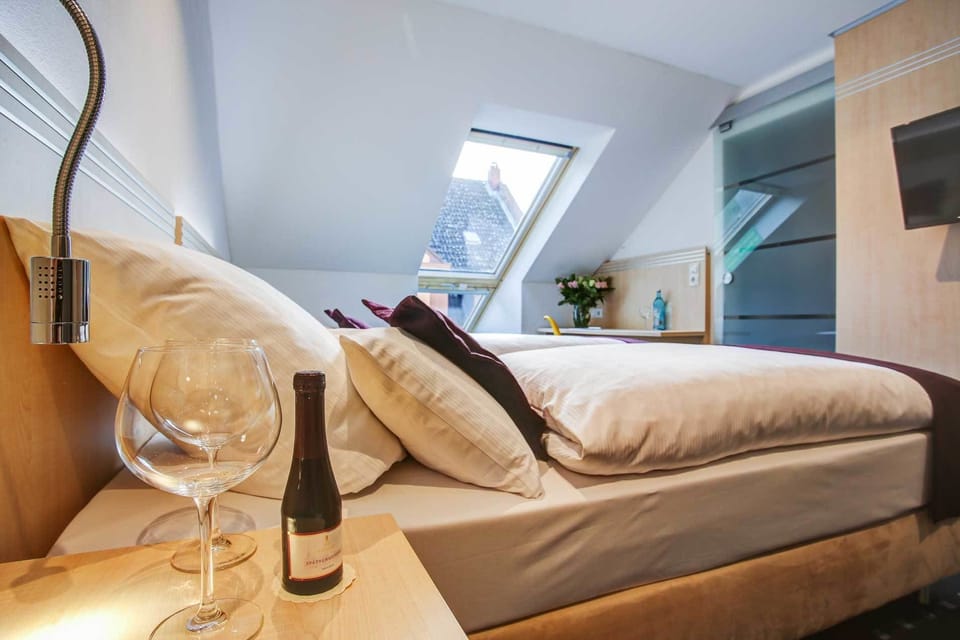 Double Room | In-room safe, desk, soundproofing, iron/ironing board