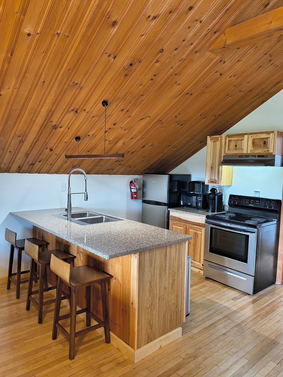 Suite , 2 bedrooms, 1 living room | Private kitchen | Microwave, coffee/tea maker
