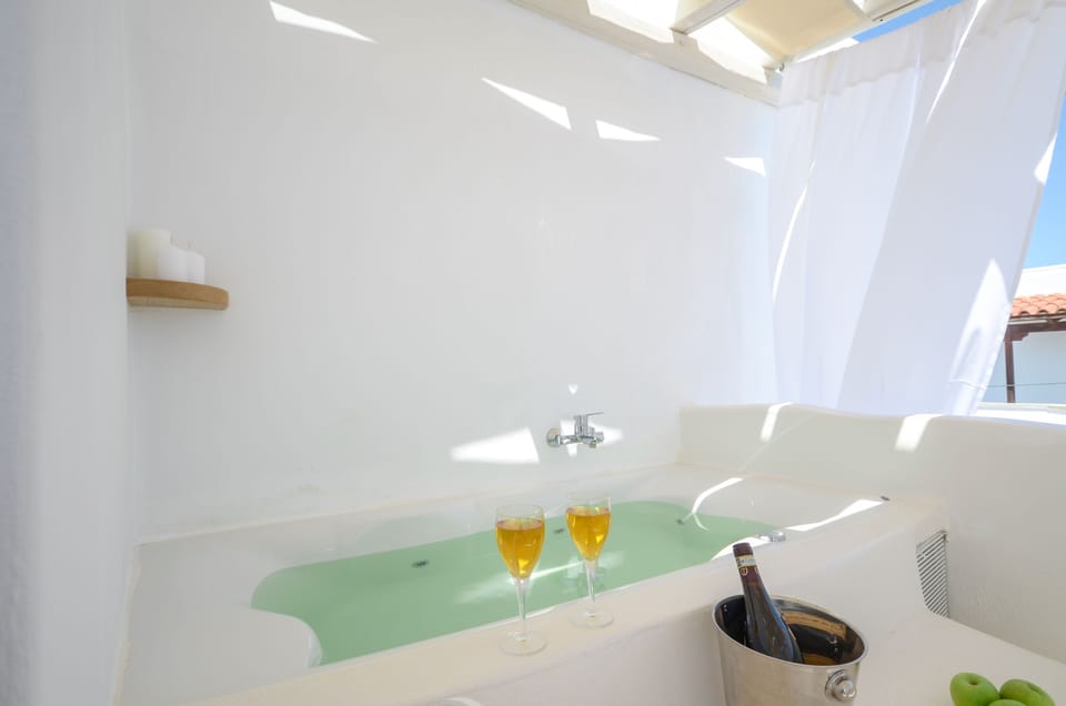 Suite (Top Floor with Outdoor Hot Tub) | Terrace/patio