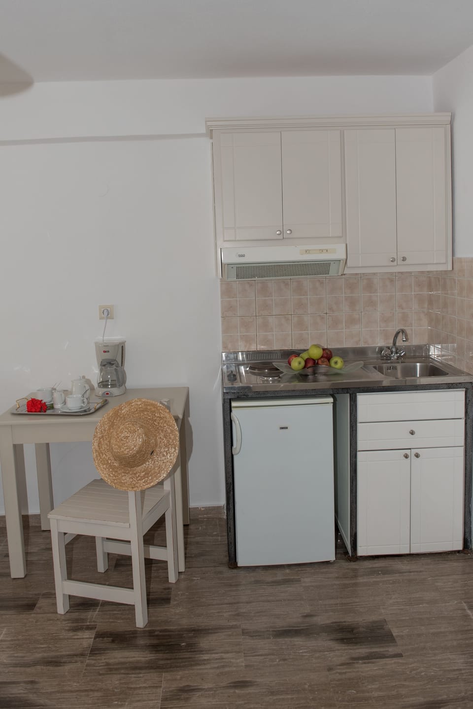 Economy Studio | Living area | Flat-screen TV