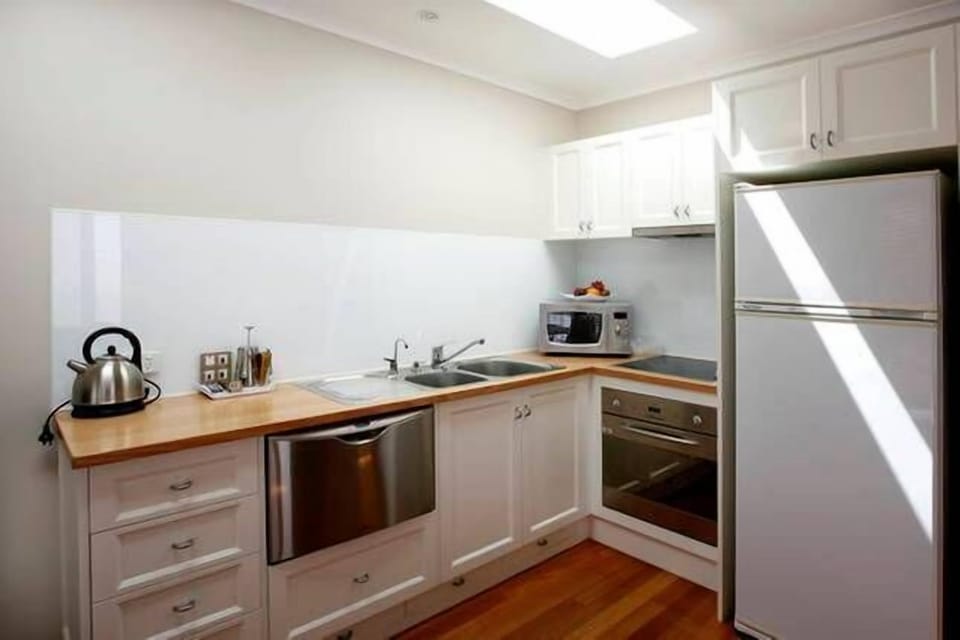 Utilise our fully equipped kitchen for a romantic dinner at home.