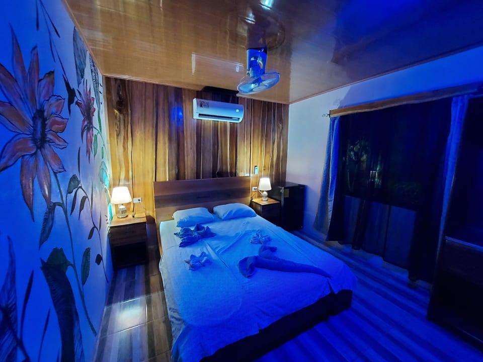 Comfort Double Room | 1 bedroom, hypo-allergenic bedding available, memory foam beds
