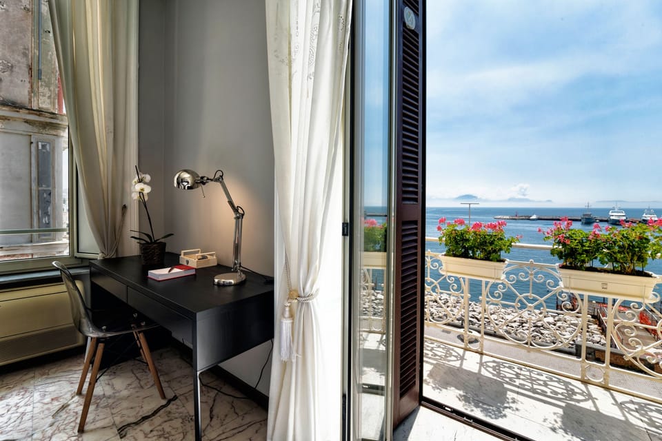 Deluxe Double Room, Private Bathroom, Bay View | Laptop workspace, WiFi (free)