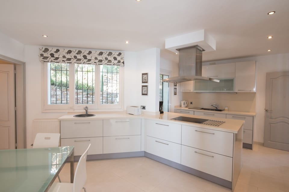 Well equipped kitchen
