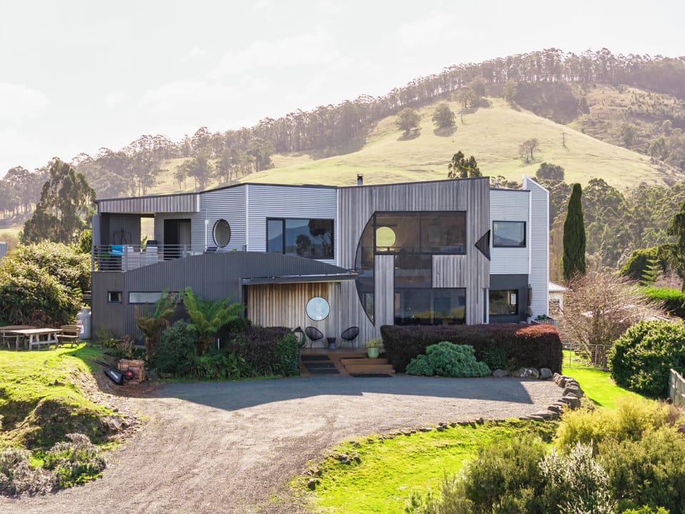 Property building - Quarry Hill Lookout!