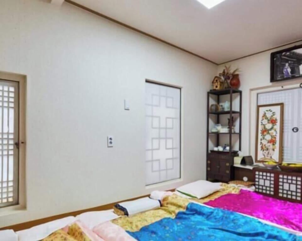 Room (Myungwollusil) | Free WiFi