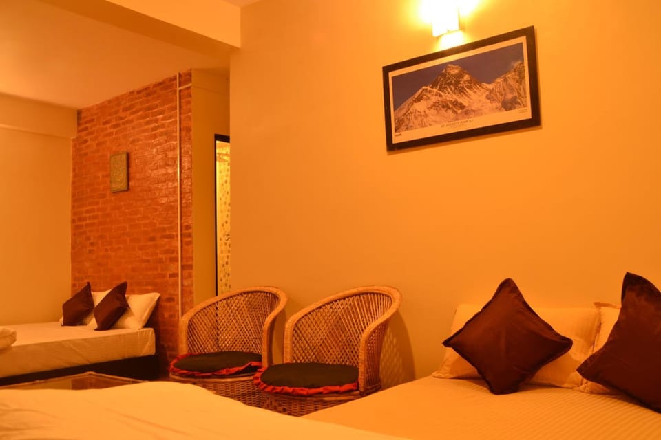 Family Quadruple Room | Desk, free WiFi, bed sheets