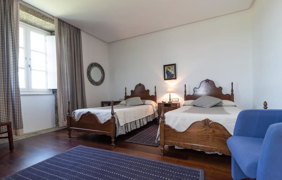 Twin Room | Desk, soundproofing, free cribs/infant beds, free WiFi