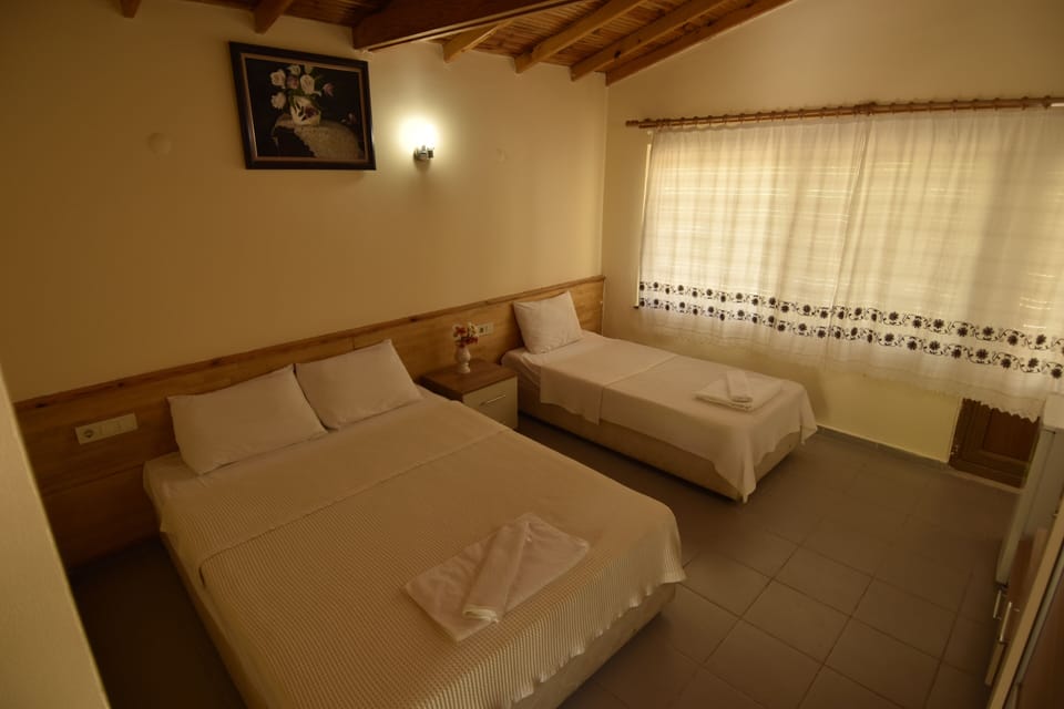 Standard Room | Minibar, desk, soundproofing, free WiFi