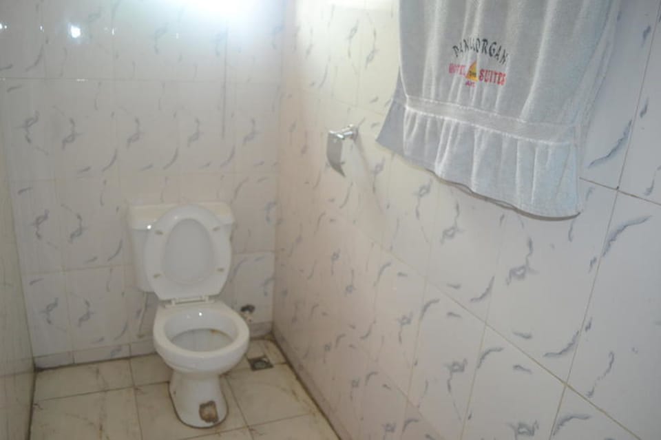 Standard Room | Bathroom | Combined shower/tub, towels, soap, toilet paper
