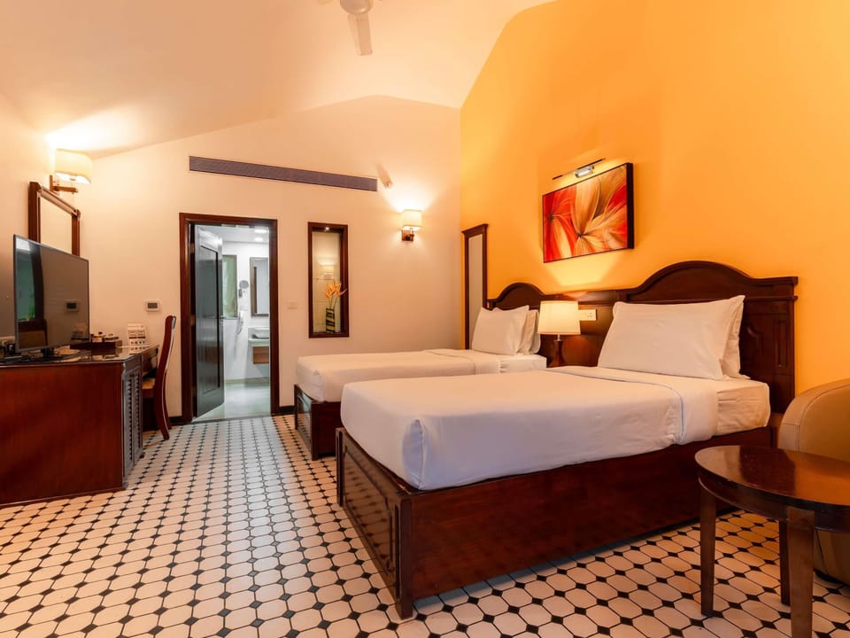 1 bedroom, Egyptian cotton sheets, premium bedding, memory foam beds