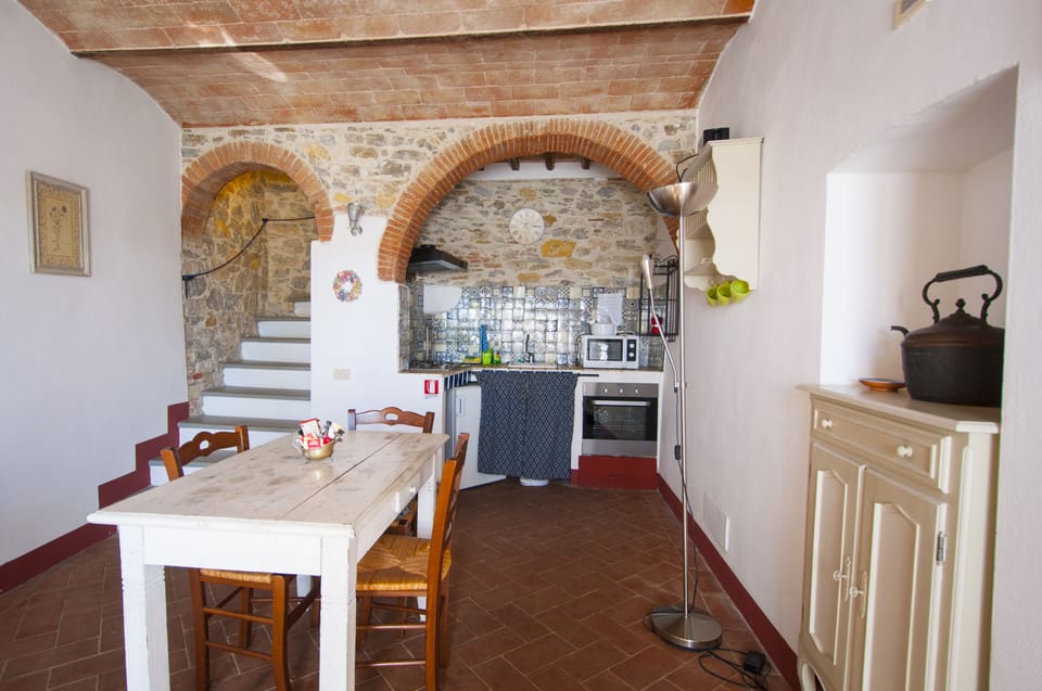 Romantic Suite, 1 Bedroom | Bathroom | Shower, free toiletries, hair dryer, bidet