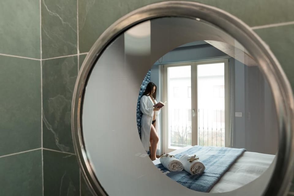 Suite (Acqua) | Minibar, in-room safe, blackout drapes, soundproofing