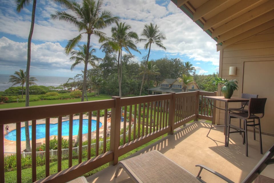 Direct Oceanfront Oasis!