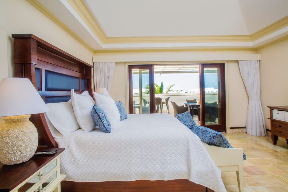 A reverse view of the master bedroom which opens up to the ocean.