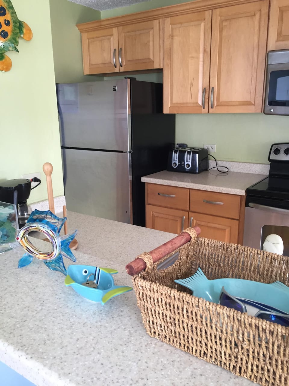 partial view of kitchen 