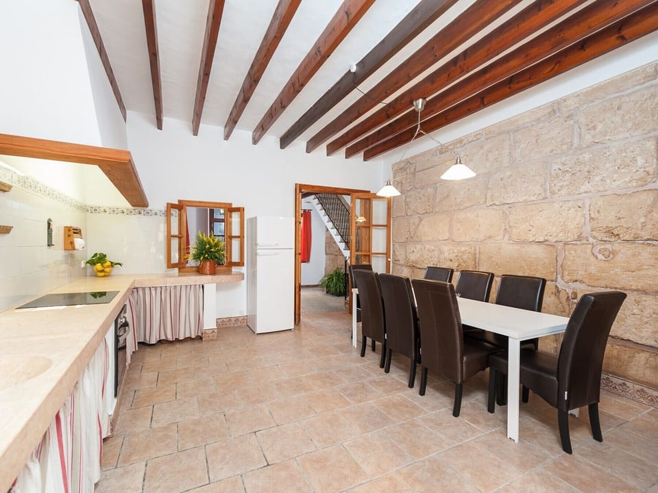 Bright fully equipped kitchen