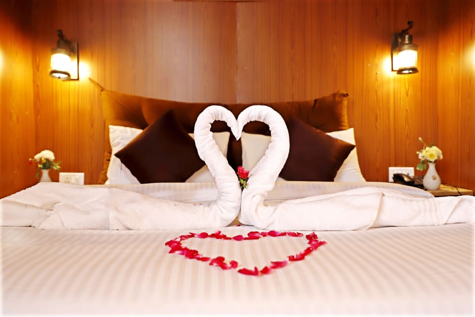 Wooden cottage | 1 bedroom, premium bedding, pillowtop beds, minibar