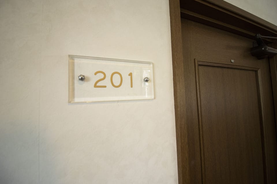 Modern Twin Room, Non-Smoking, No Pets Allowed | Down comforters, in-room safe, blackout drapes, iron/ironing board