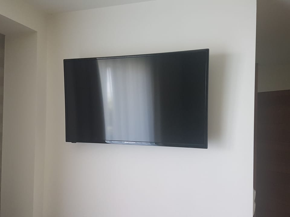 Superior Double Room, 1 King Bed, Hot Tub, Garden View | 1 bedroom, premium bedding, minibar, in-room safe