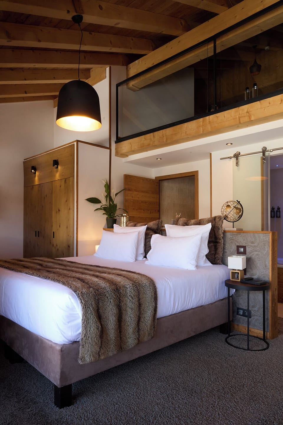 Superior Suite | Premium bedding, minibar, in-room safe, individually decorated