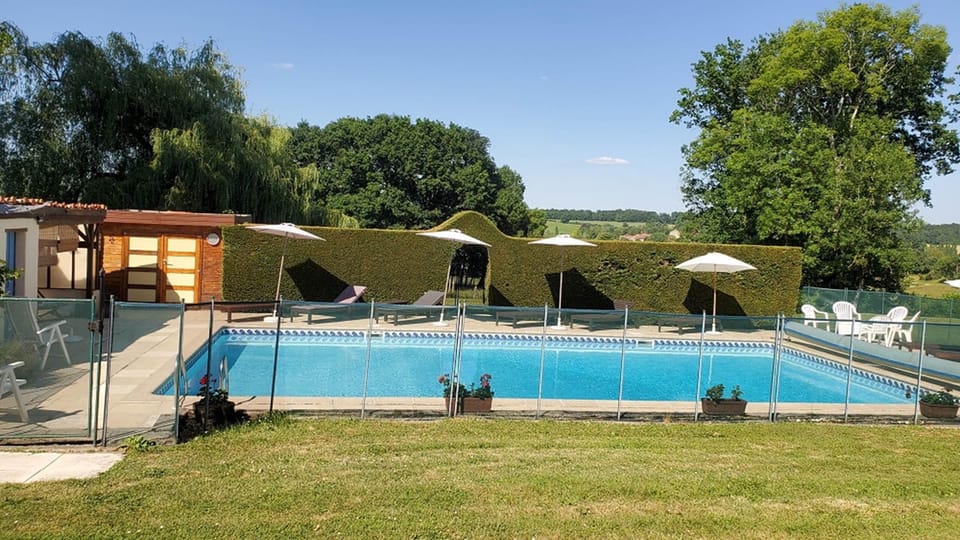 Gîte La Marteille - Piscine