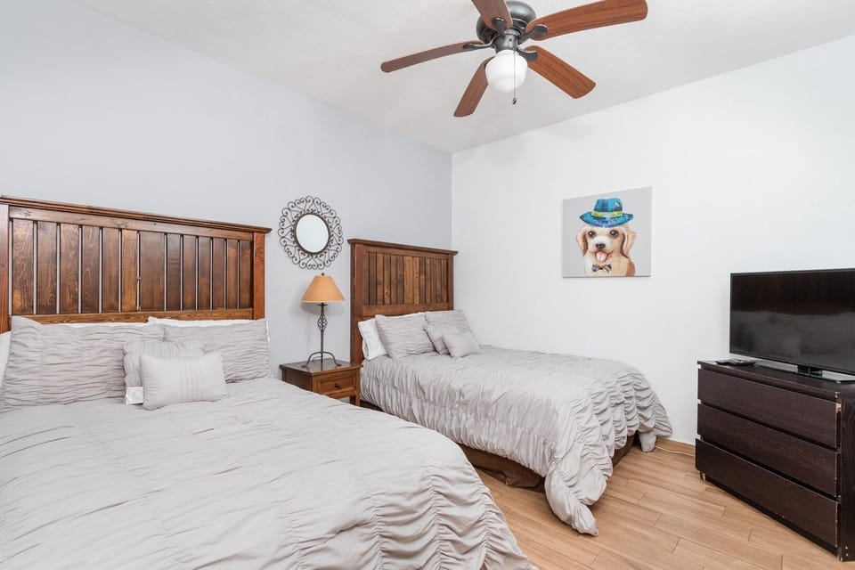 Guest Bedroom With 2 Full Beds