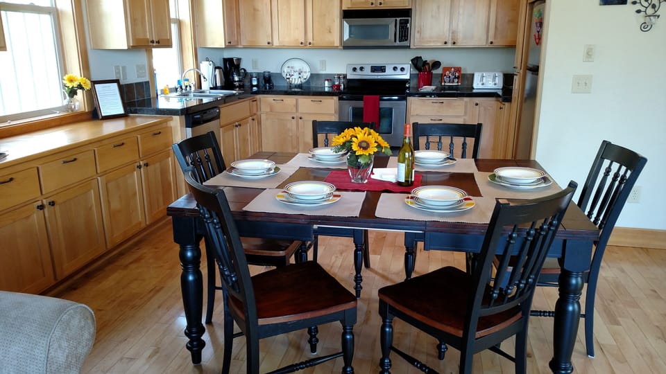 Dining Room / Kitchen Area