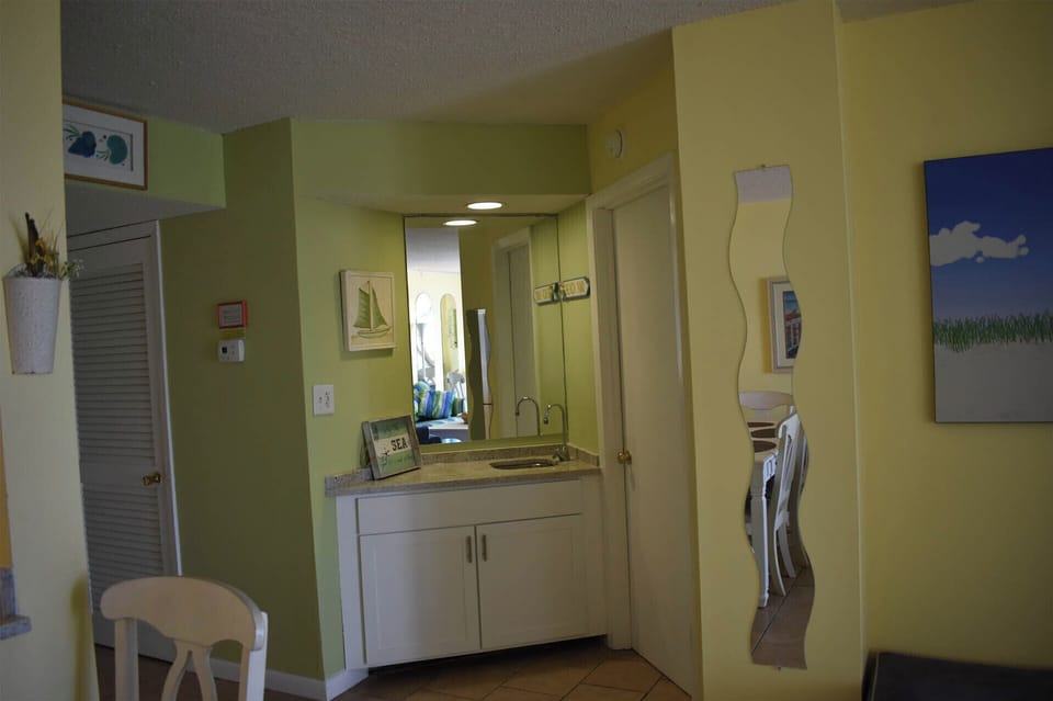 Little wet bar