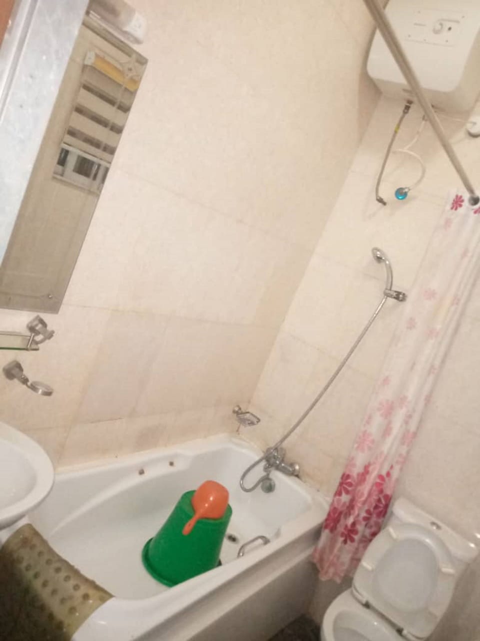 Superior Room | Bathroom | Shower, towels