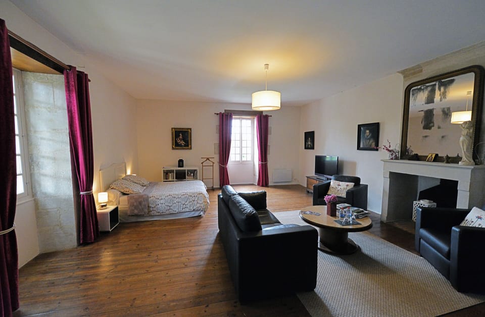 Double Room | Individually decorated, individually furnished, desk, free WiFi