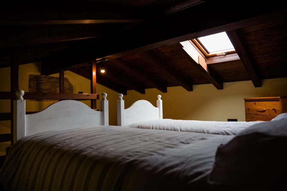 Deluxe Loft, Balcony, Valley View | Bed sheets